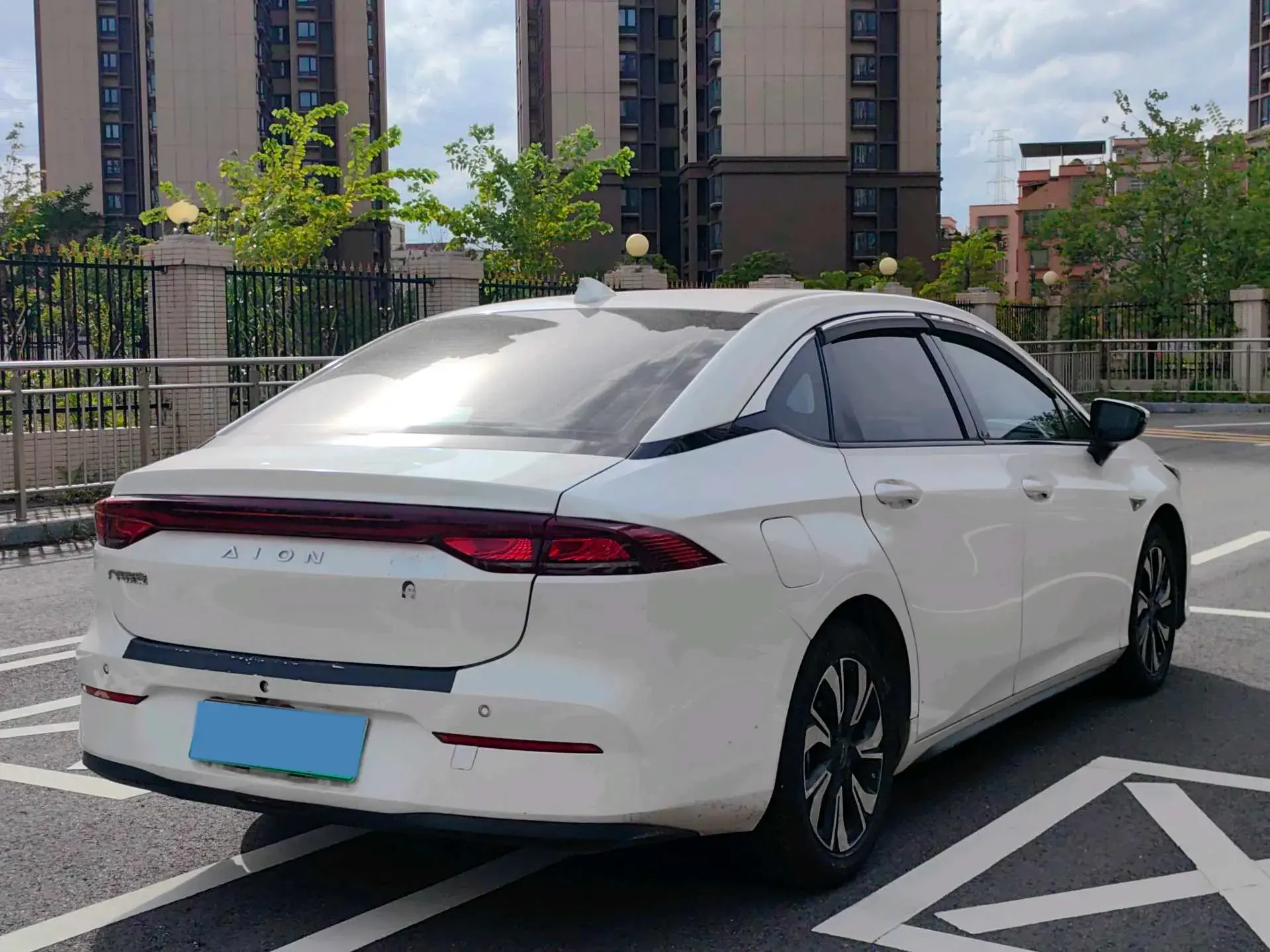 2022 AION S thumbnail 4