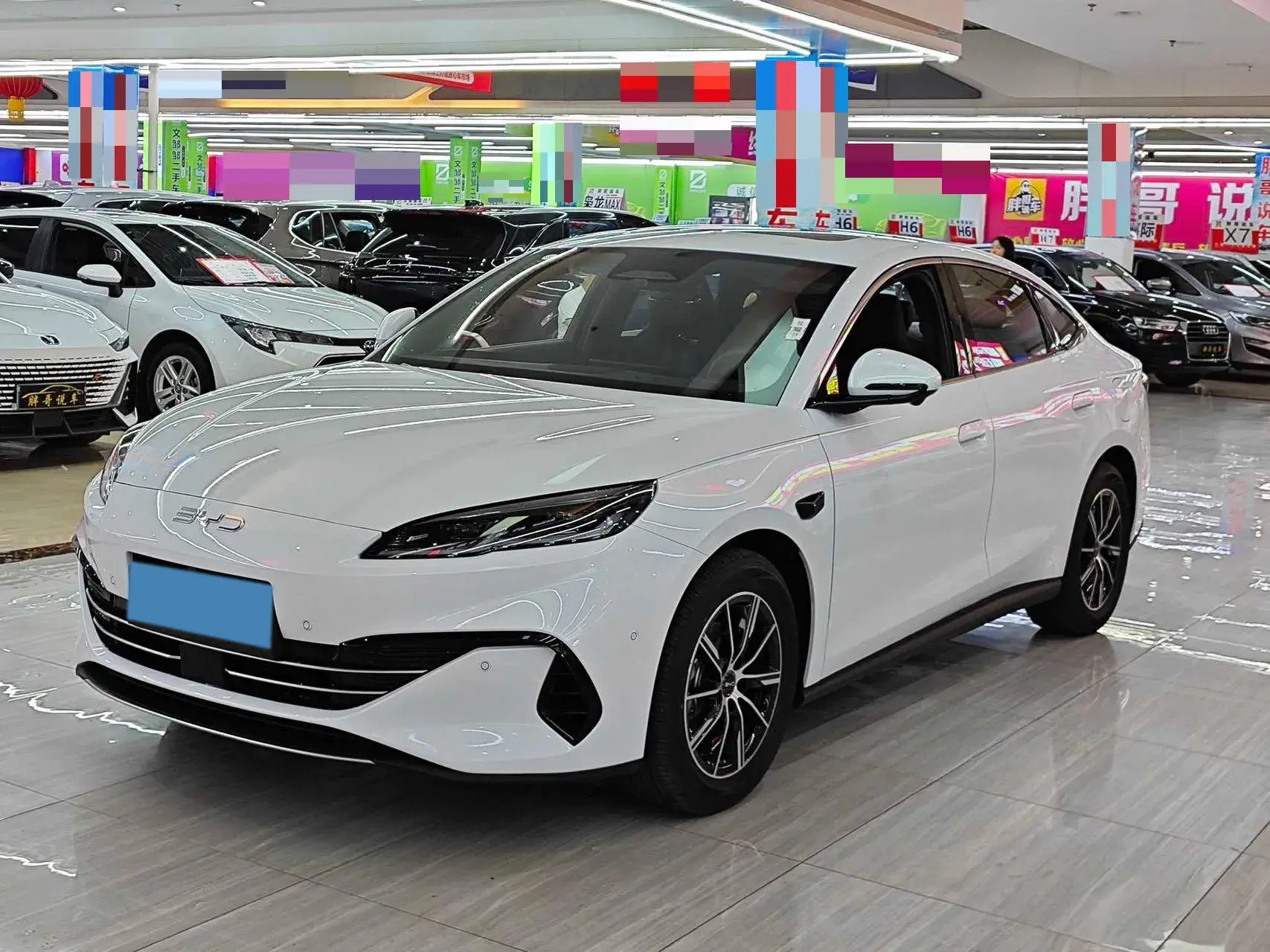 2025 BYD SEAL view 1