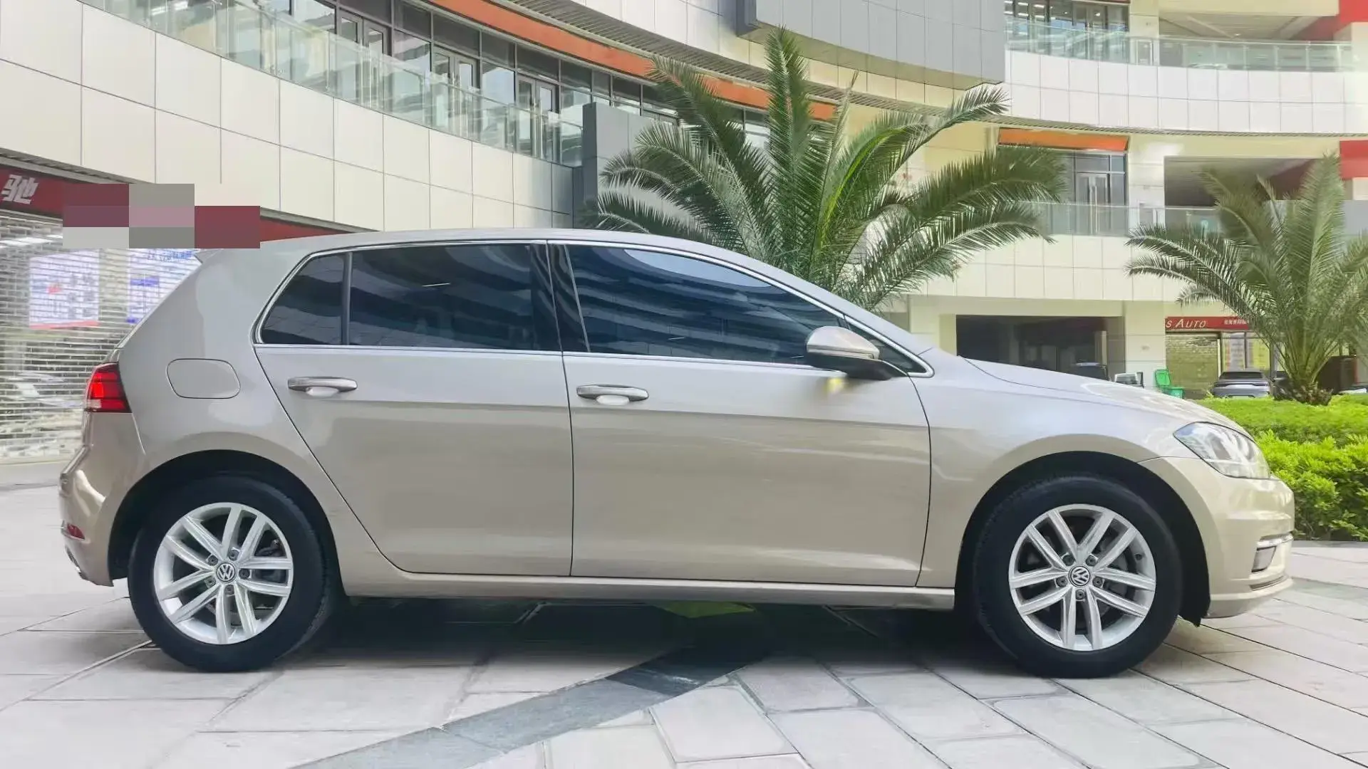 2018 VOLKSWAGEN GOLF thumbnail 4