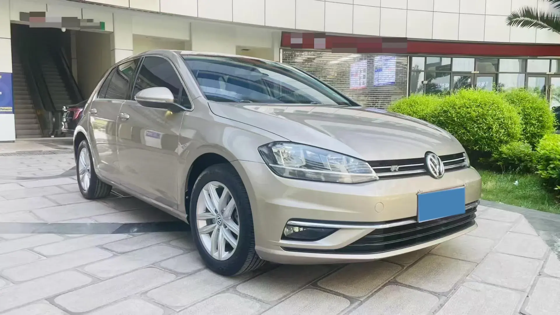 2018 VOLKSWAGEN GOLF thumbnail 3