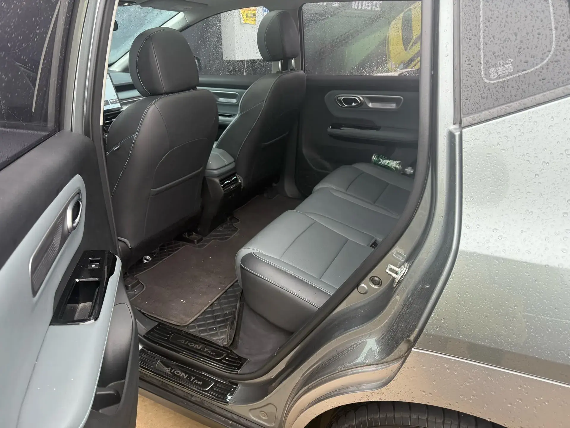 2023 AION Y thumbnail 4
