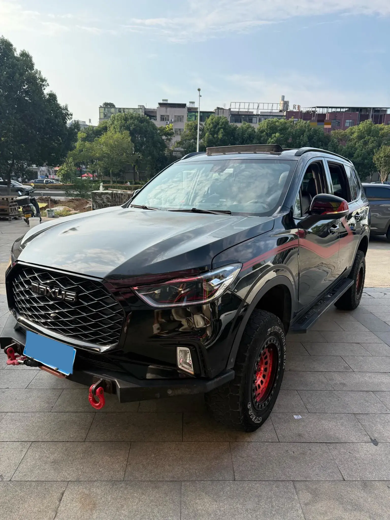 2017 MAXUS D90 view 1