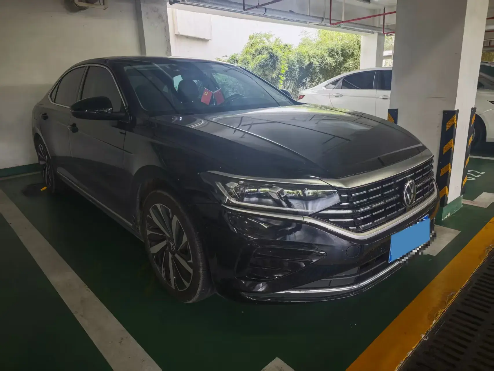 2023 VOLKSWAGEN PASSAT thumbnail 2