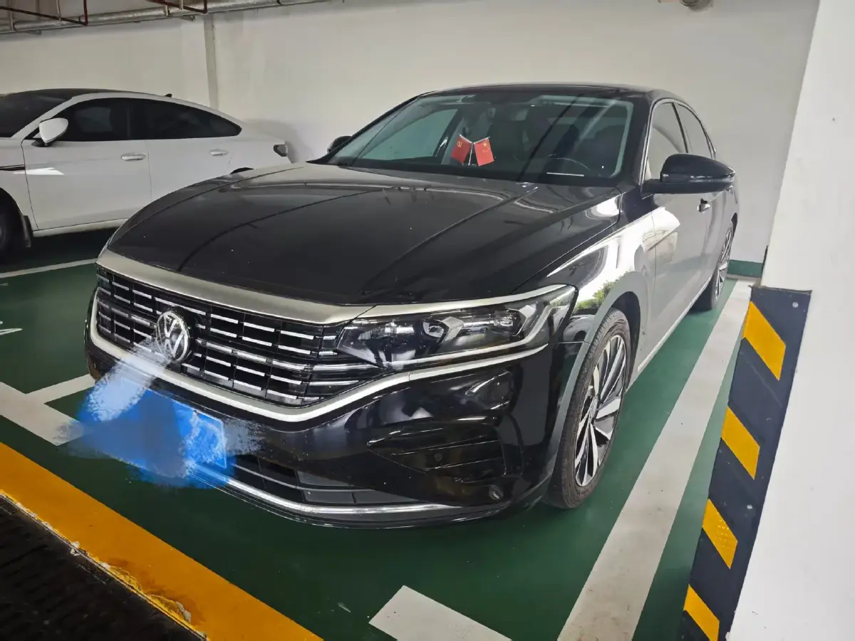 2023 Volkswagen Passat 2.0T 186HP L4 7DCT