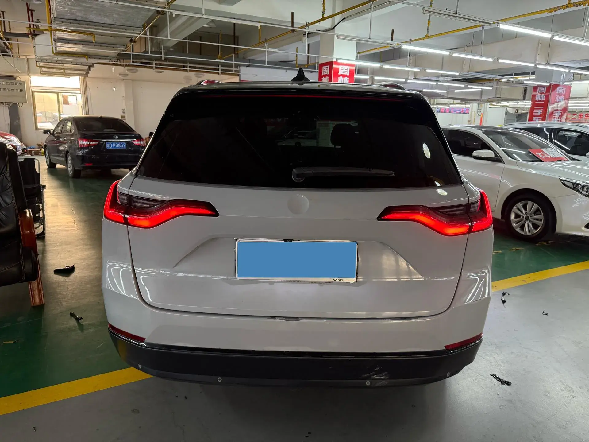 2022 NIO ES8 thumbnail 3