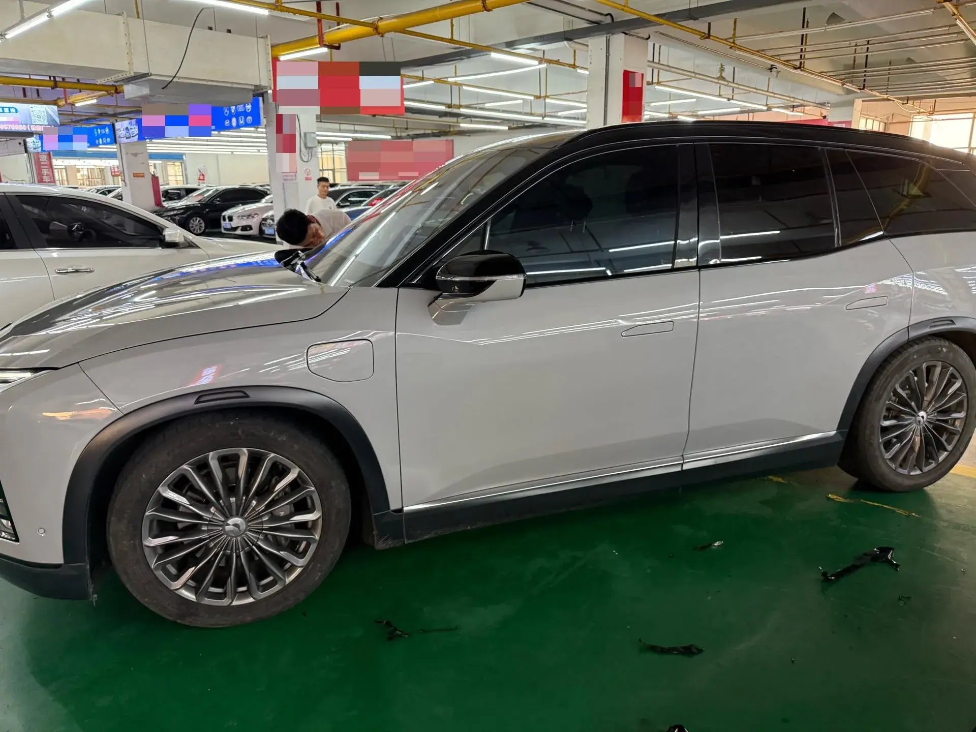 2022 NIO ES8 thumbnail 4