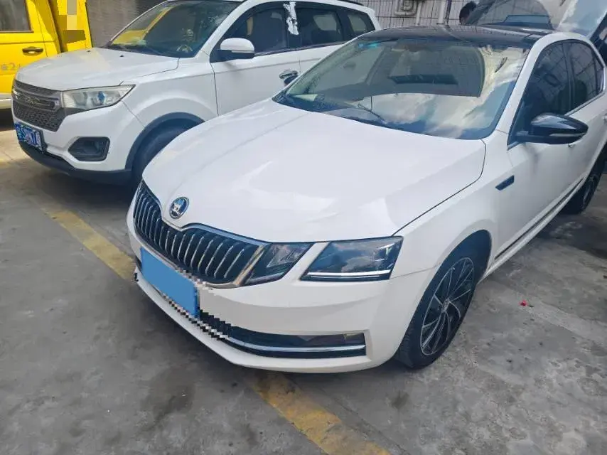 2018 SKODA OCTAVIA view 1