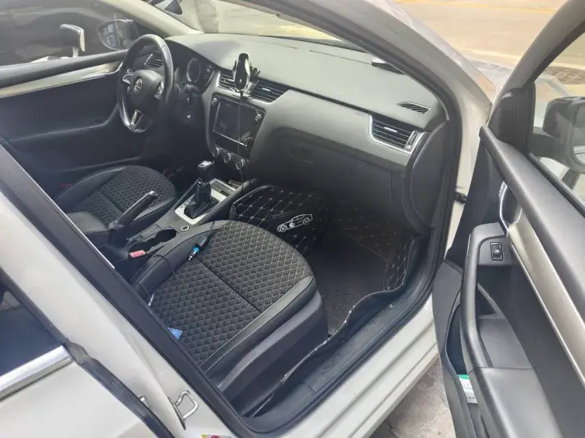 2018 SKODA OCTAVIA thumbnail 2