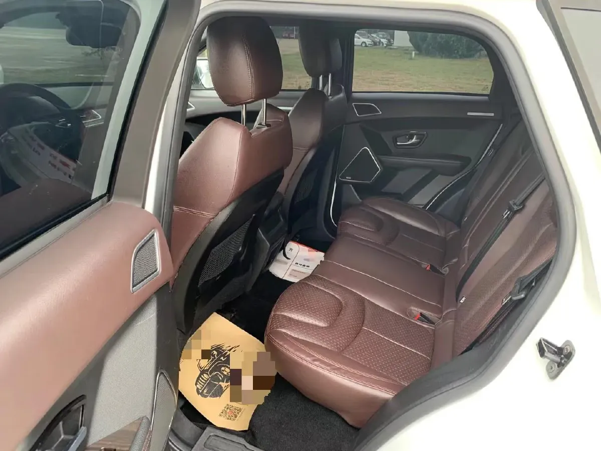 2015 Landwind X7 2.0T 190HP L4 8AT,autocango,china used car exporter,china ev exporter,chinese used car exporter,chinese used ev exporter