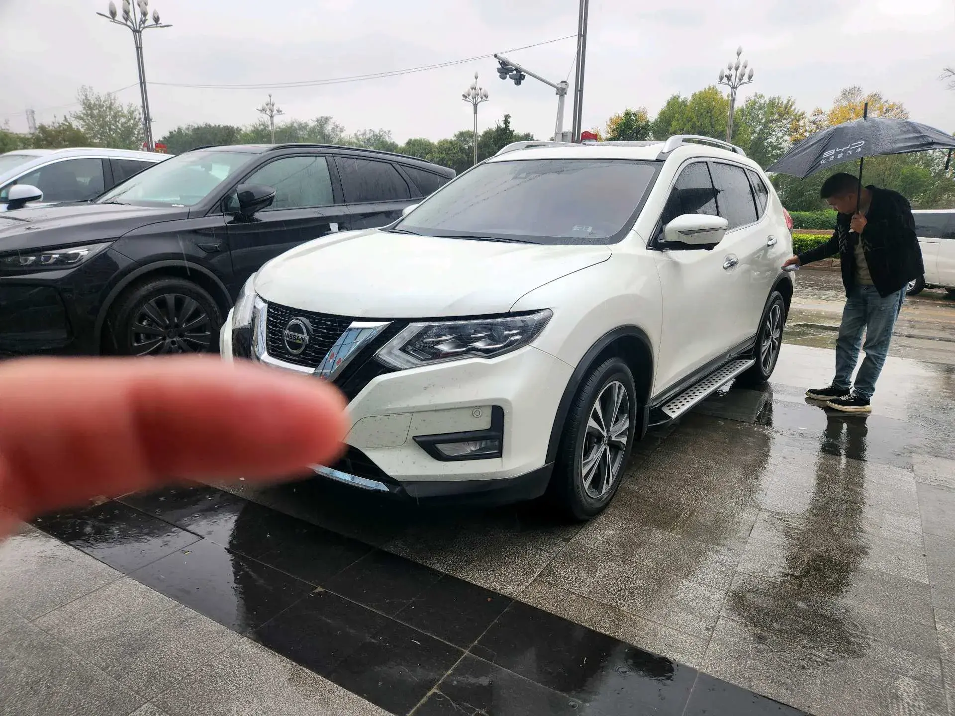 2021 NISSAN X-TRAIL view 1