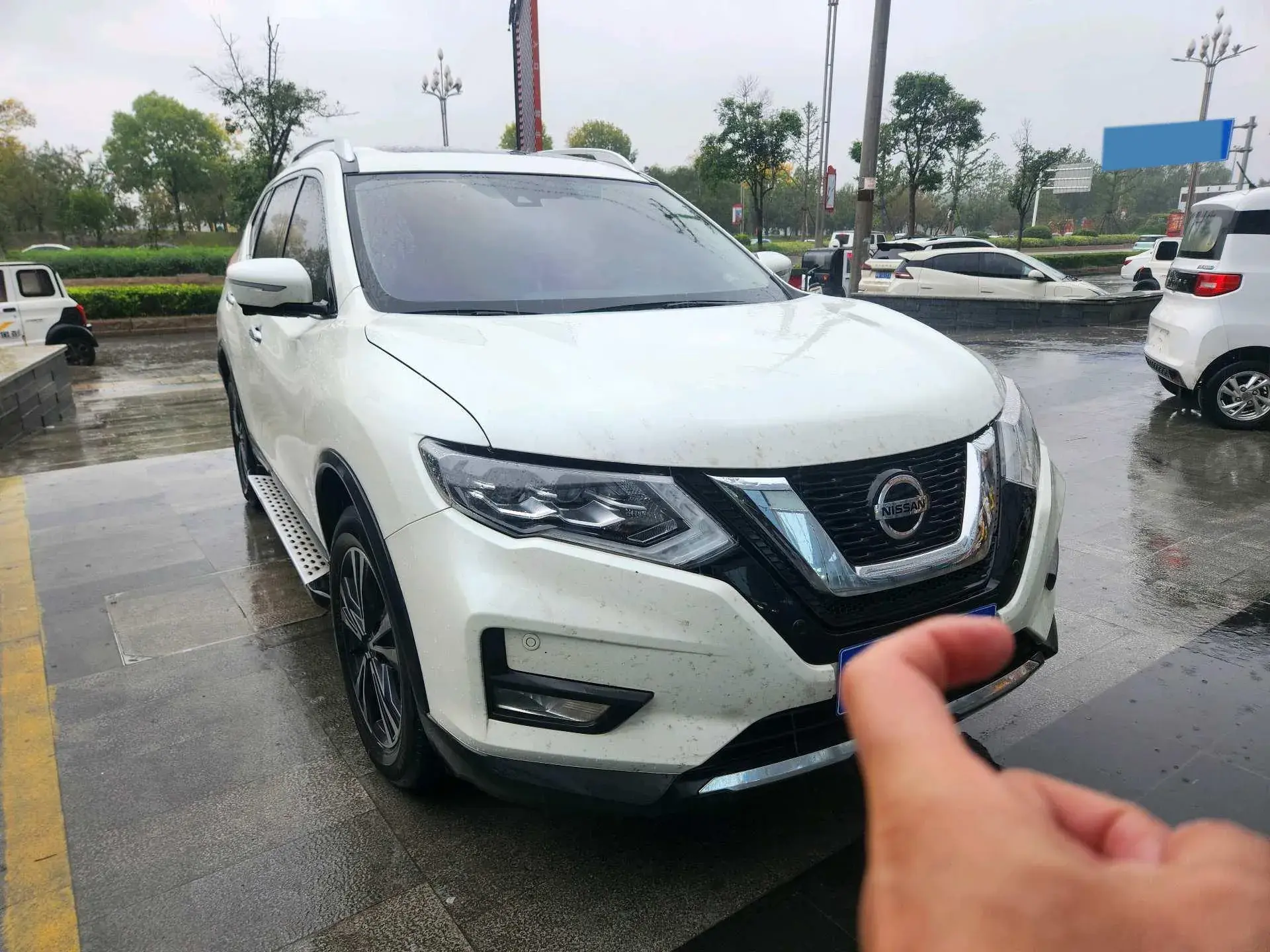 2021 NISSAN X-TRAIL thumbnail 4