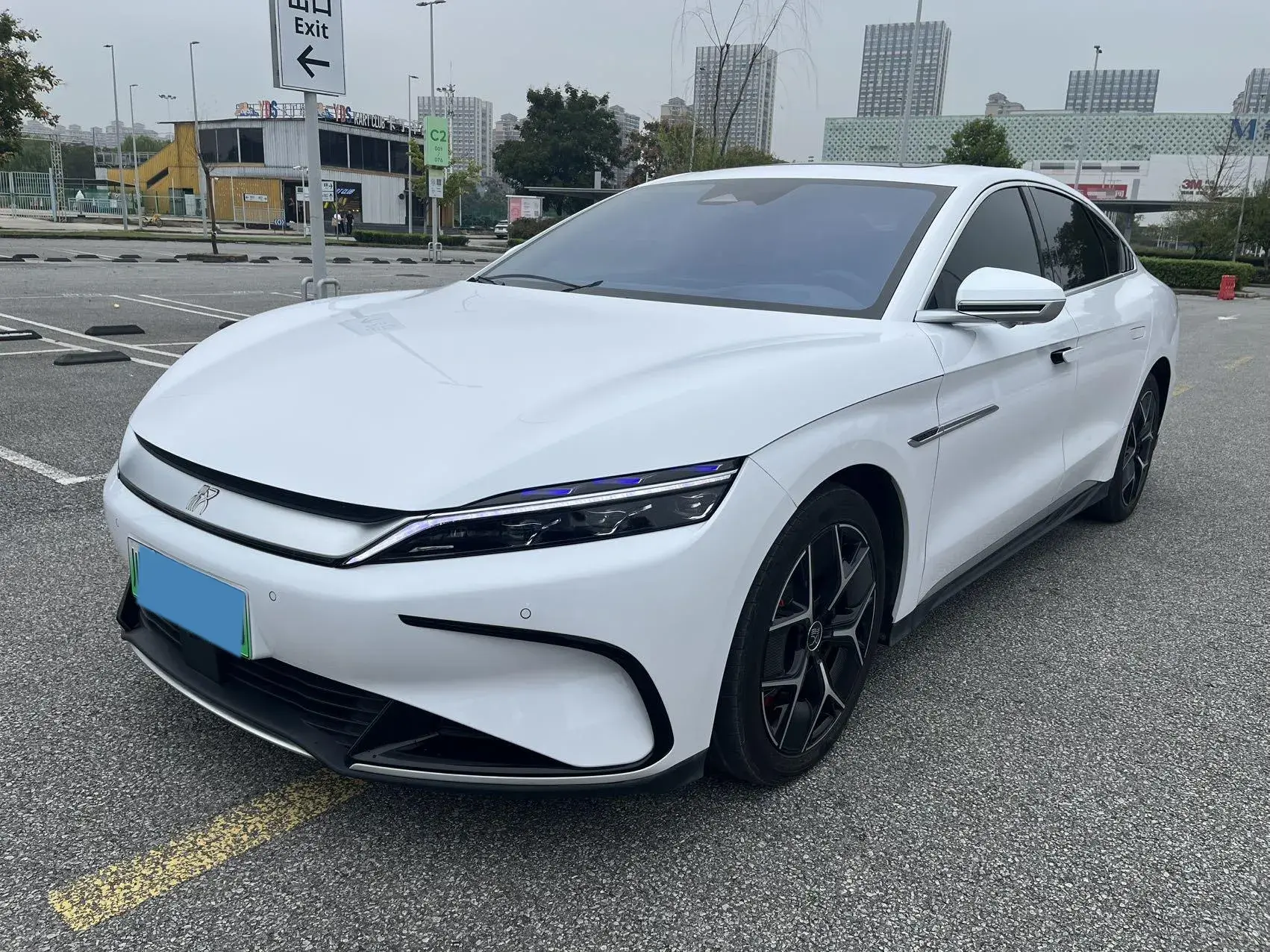 2023 BYD HAN view 1
