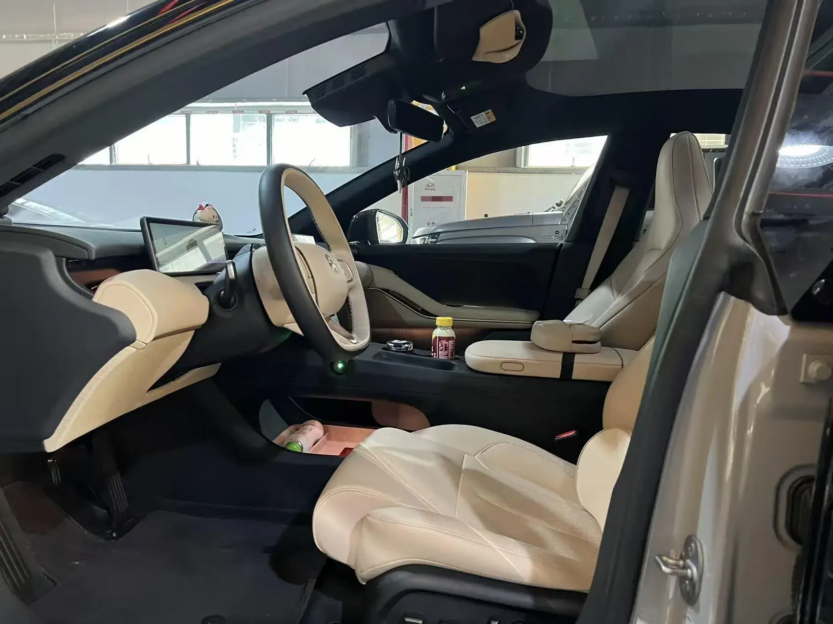 2024 NIO ET5 thumbnail 4