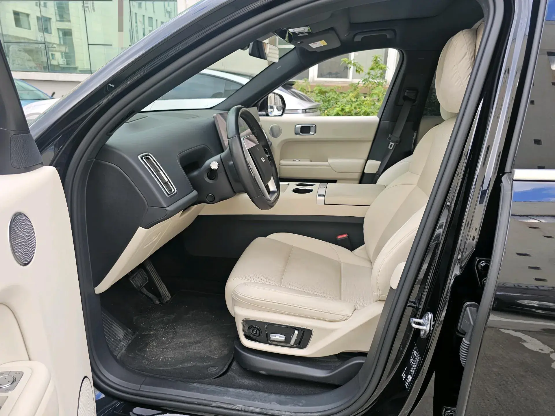 2023 LI L7 thumbnail 2