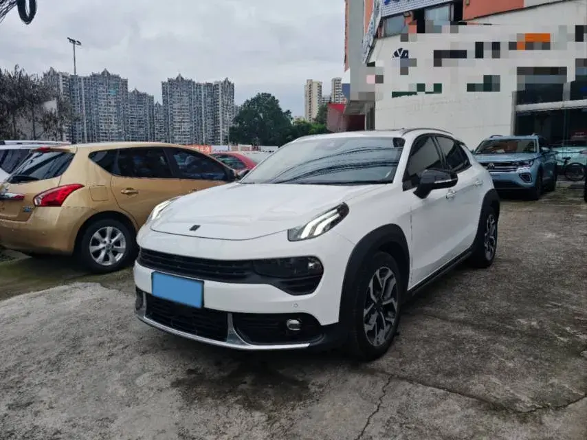 2018 LYNK&CO 02 view 1