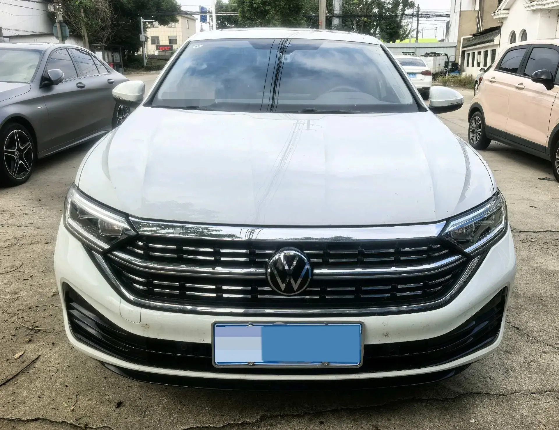 2023 VOLKSWAGEN SAGITAR thumbnail 3