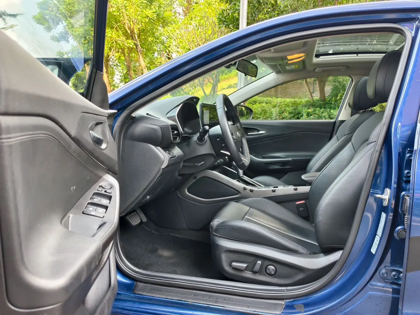 2021 HYUNDAI LA thumbnail 4