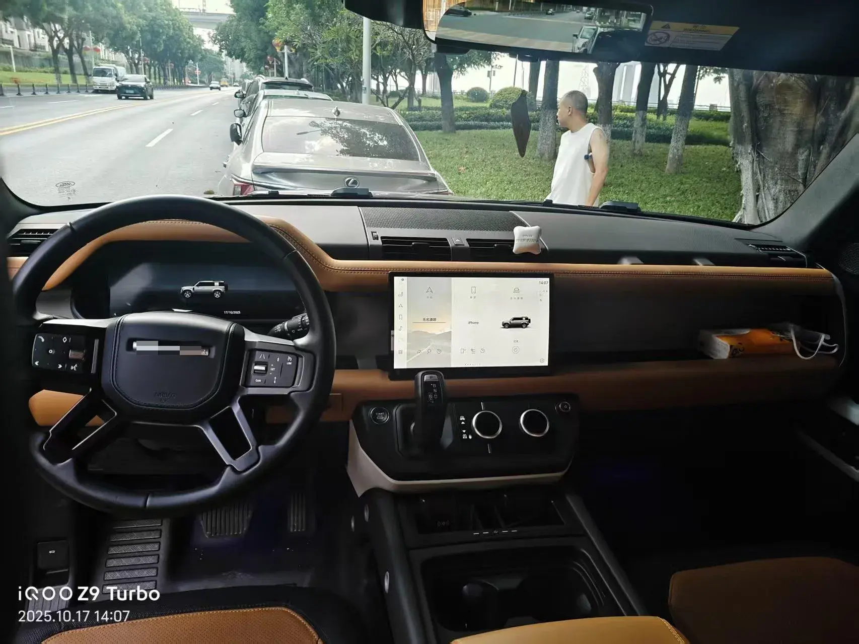 2024 LAND ROVER thumbnail 3