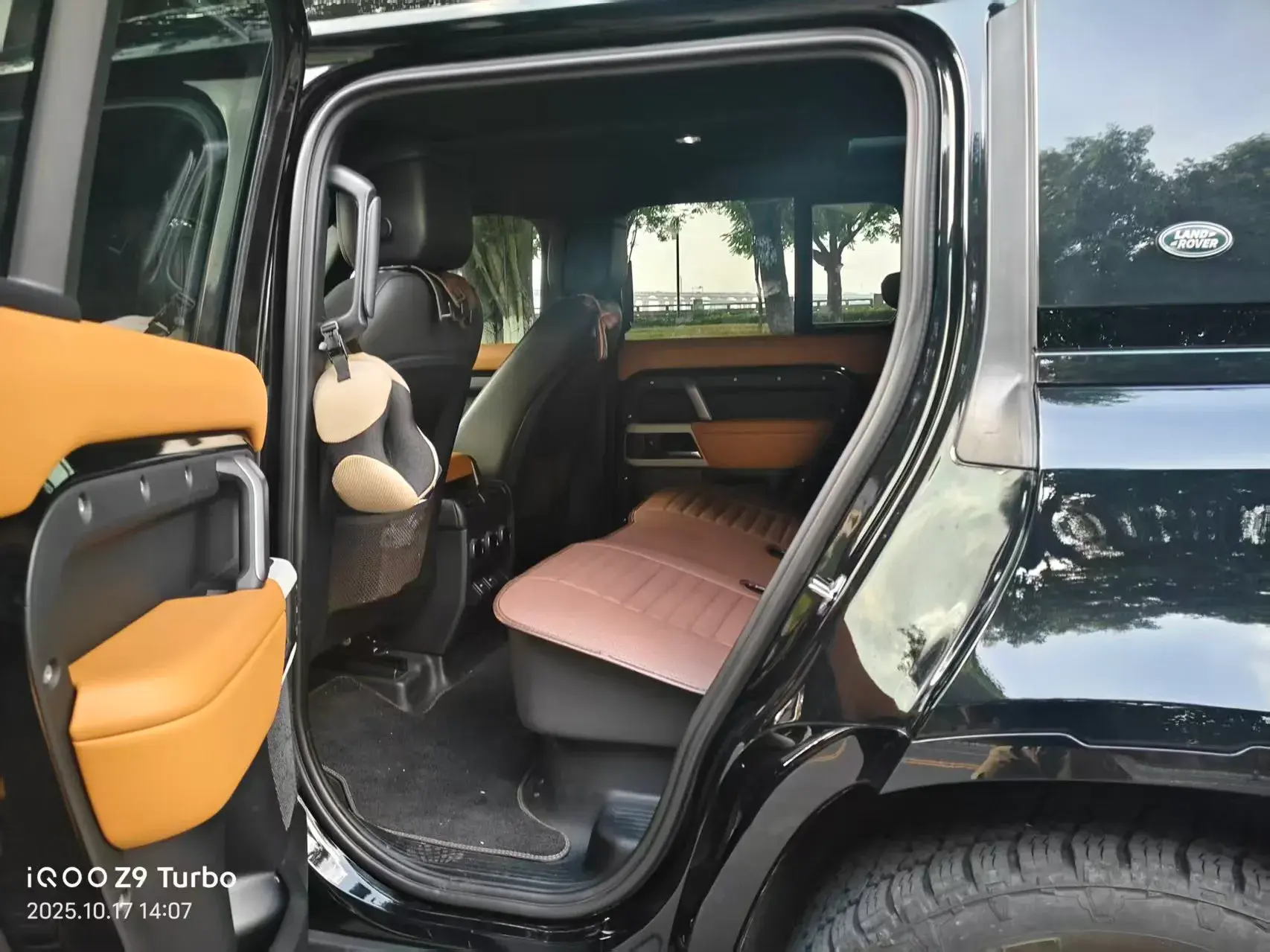 2024 LAND ROVER thumbnail 4