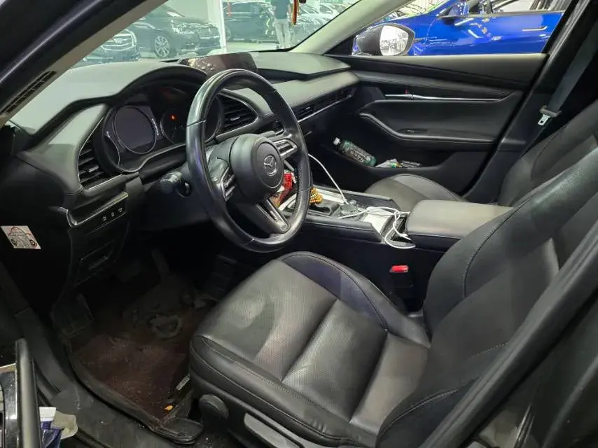 2021 MAZDA 3 thumbnail 2