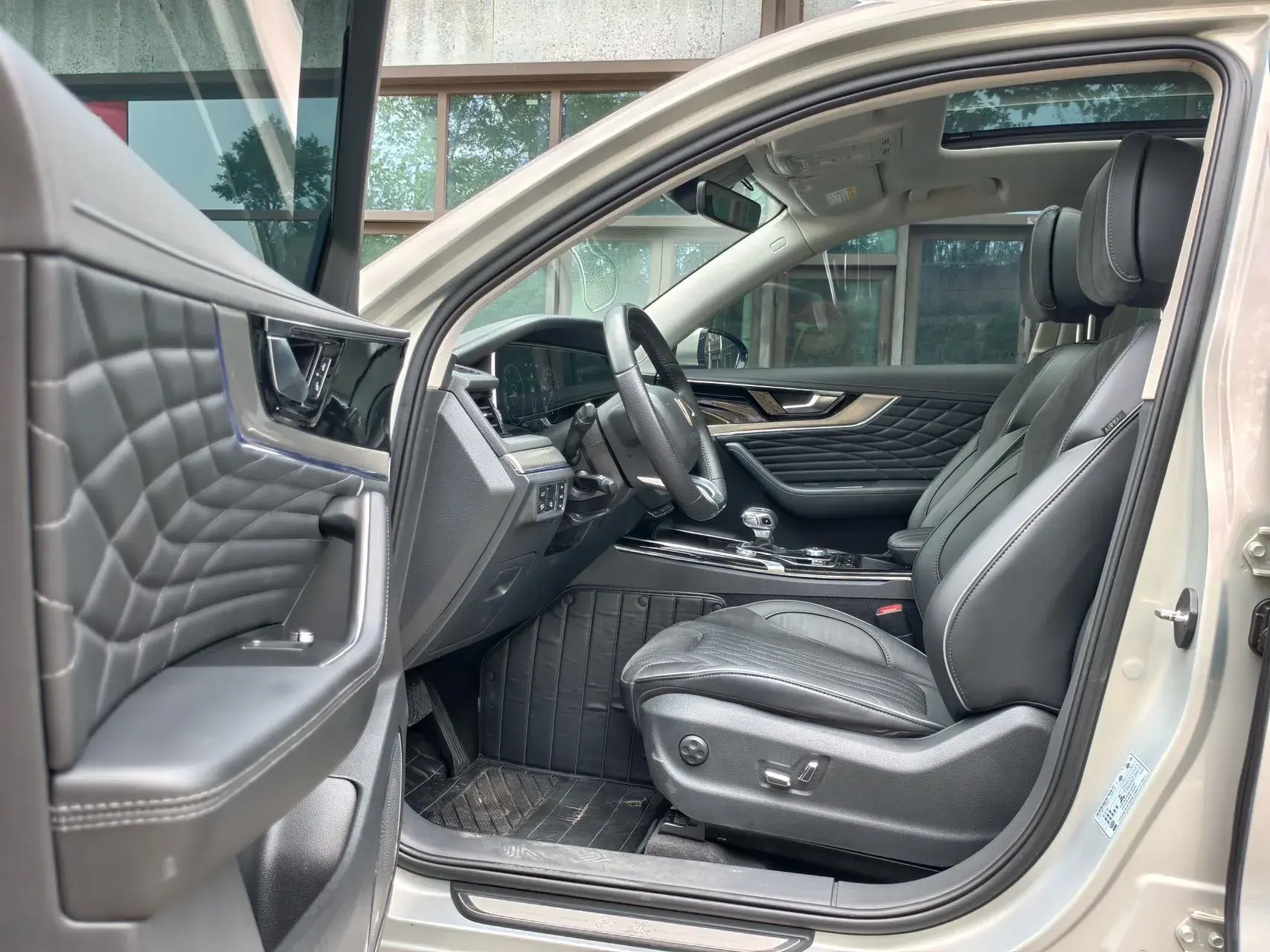 2022 HONGQI HS5 thumbnail 4