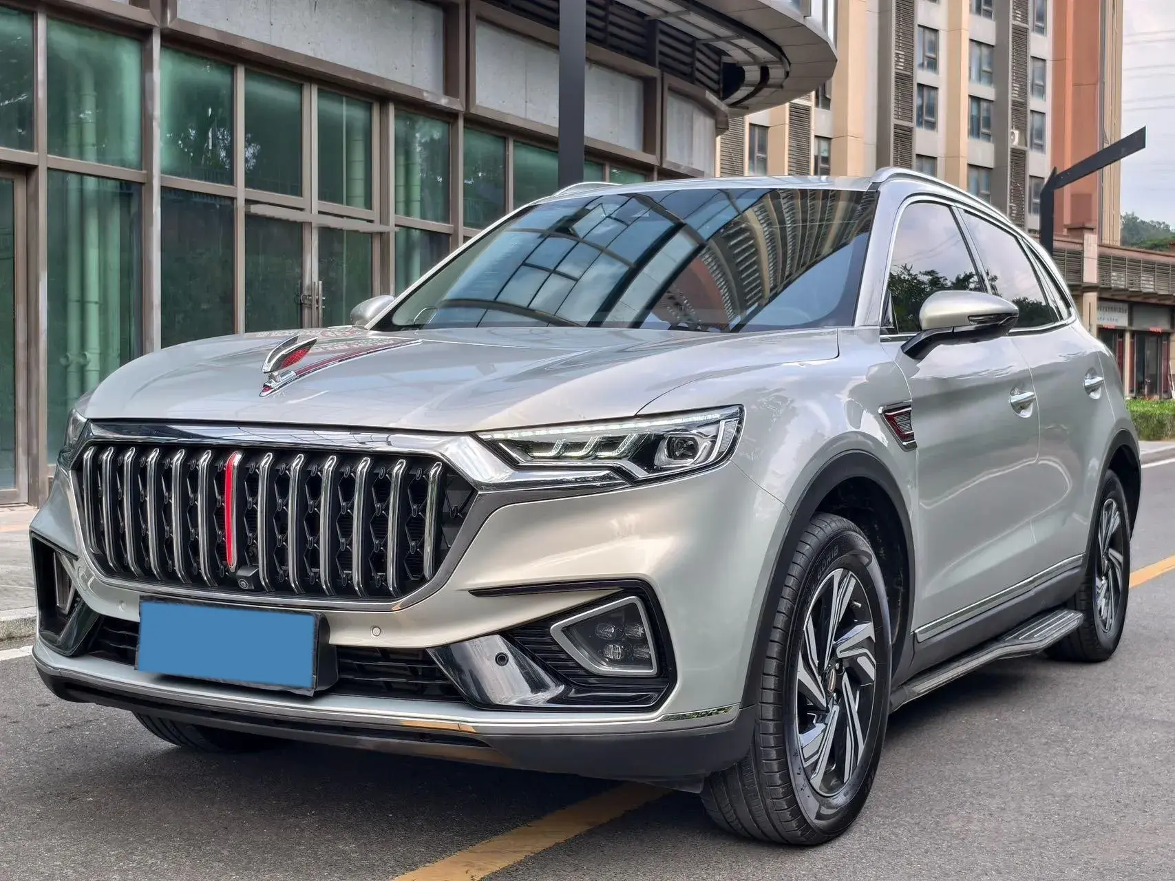 2022 HONGQI HS5 view 1