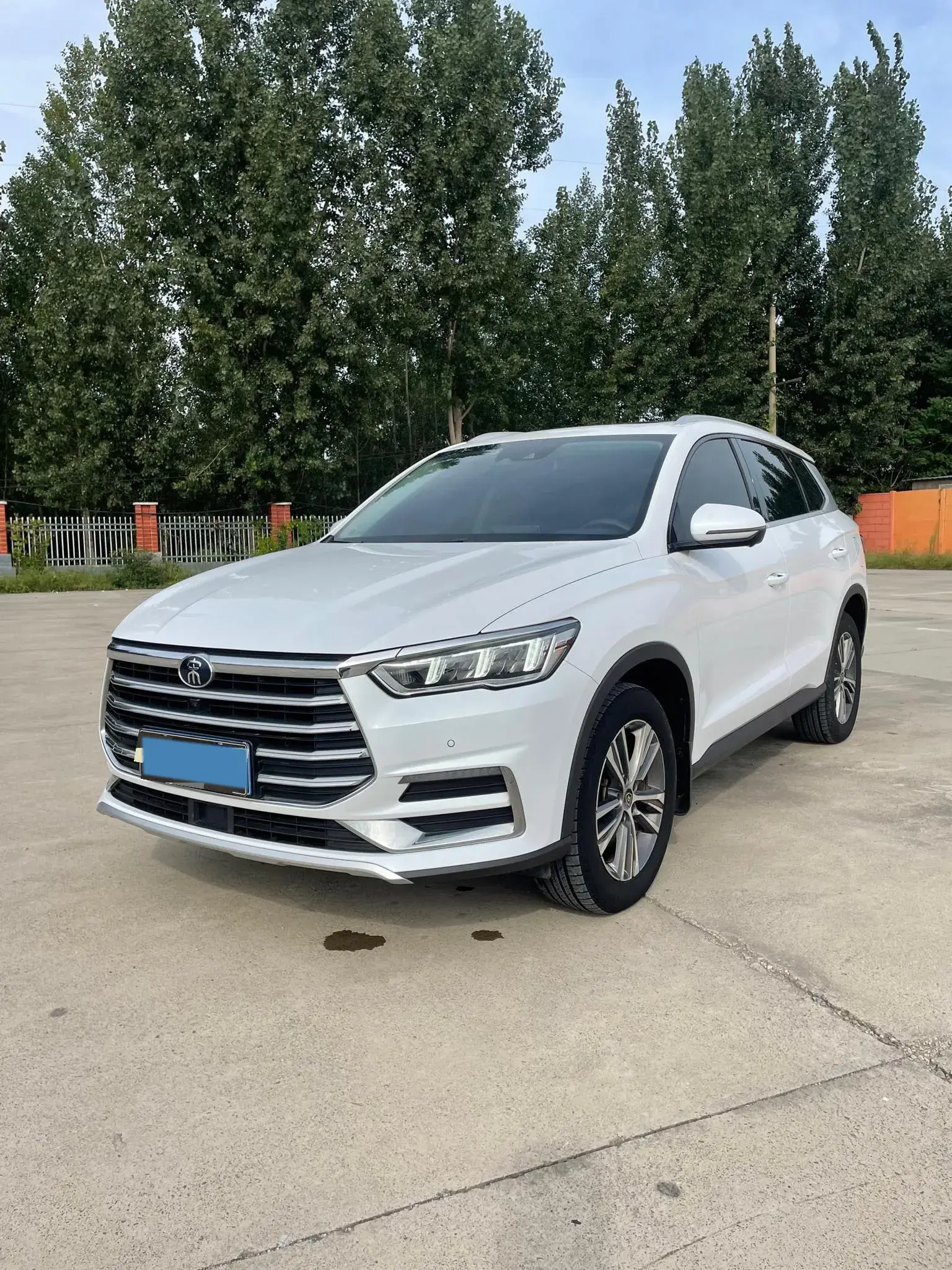 2019 BYD SONG view 1