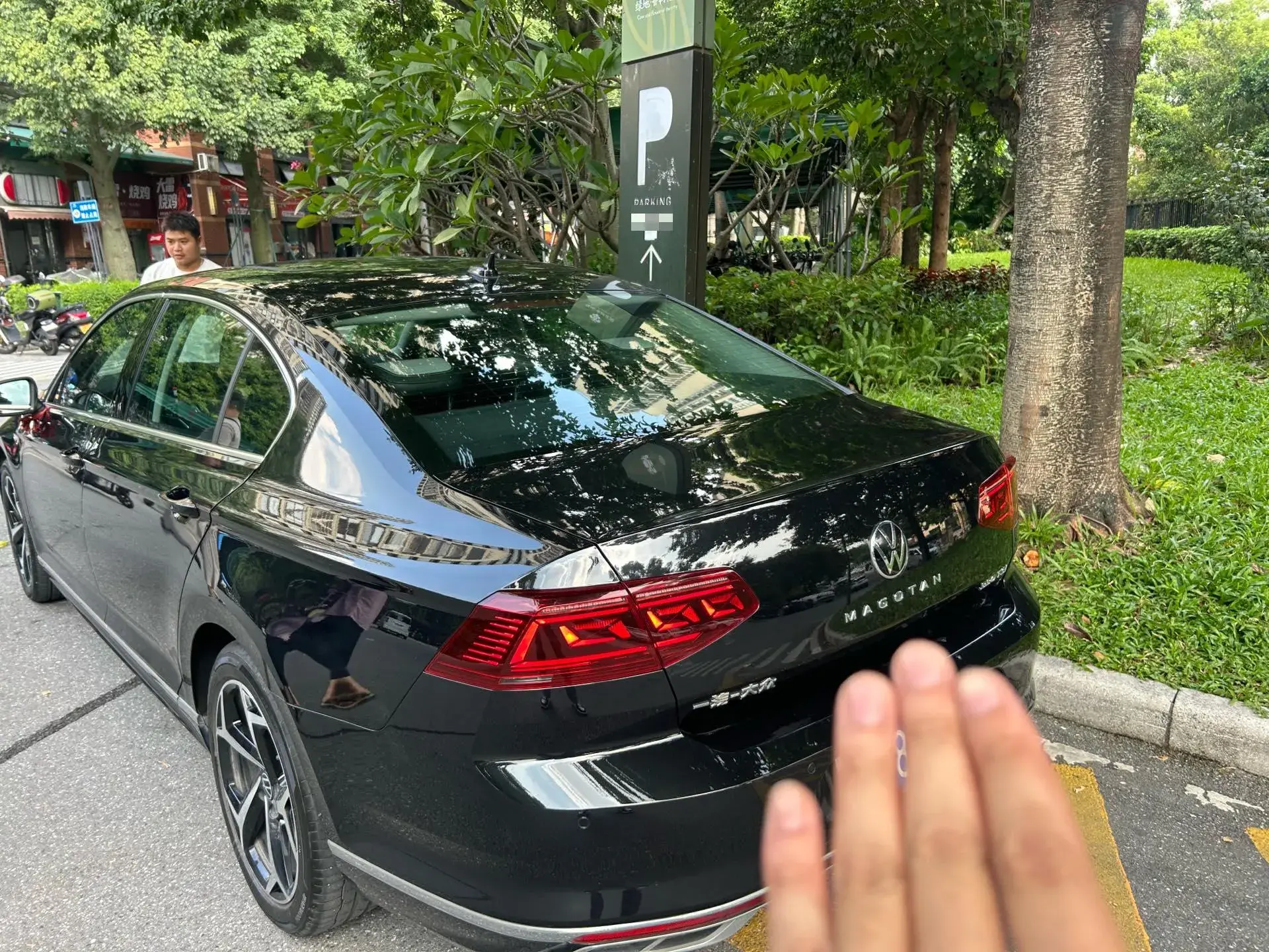 2023 VOLKSWAGEN MAGOTAN thumbnail 2