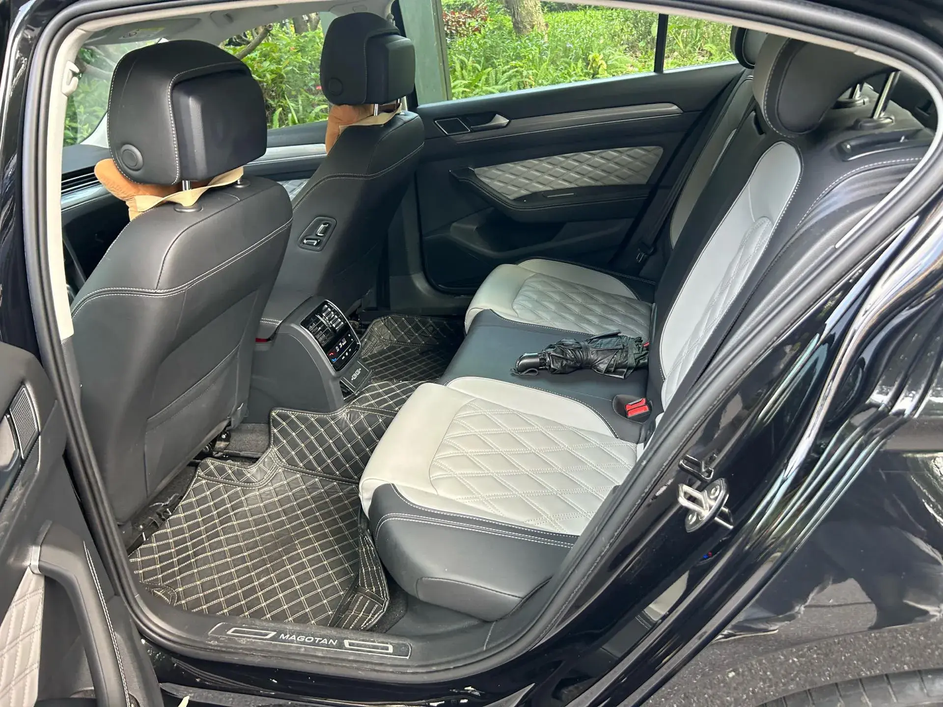 2023 VOLKSWAGEN MAGOTAN thumbnail 3