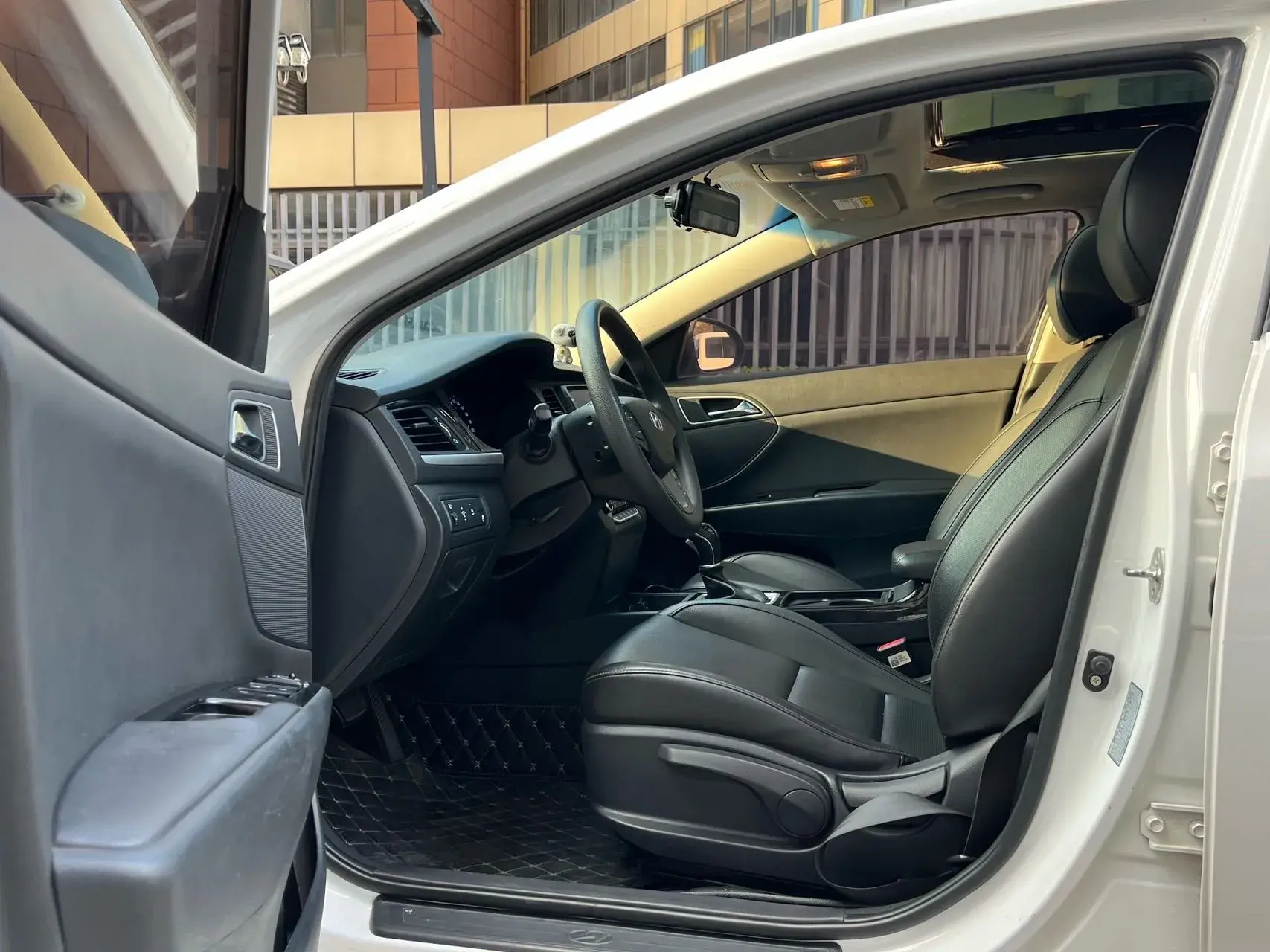 2017 HYUNDAI MISTRA thumbnail 4