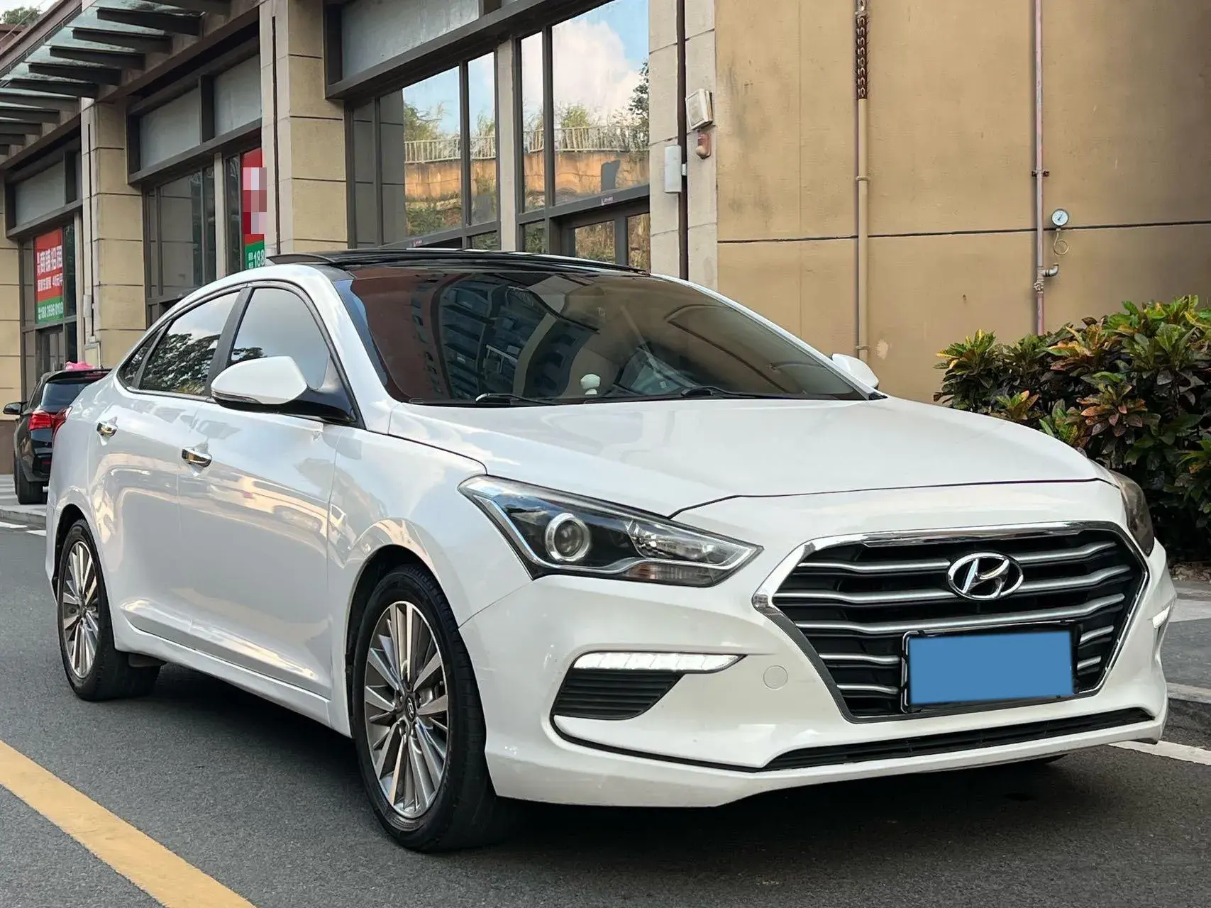 2017 HYUNDAI MISTRA thumbnail 3