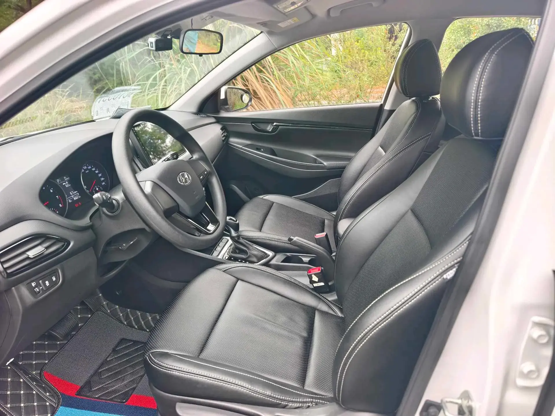 2017 HYUNDAI CELESTA thumbnail 4