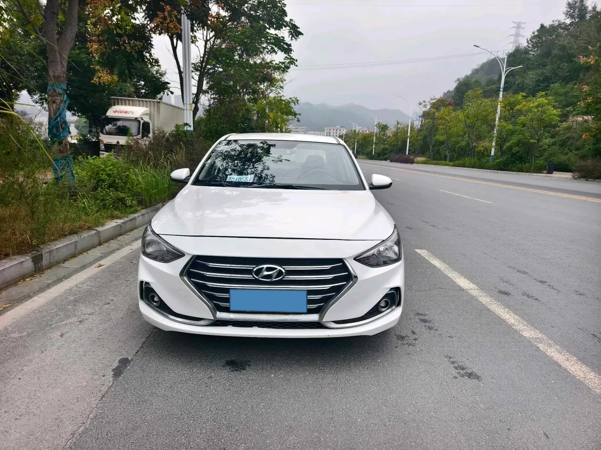 2017 HYUNDAI CELESTA thumbnail 3