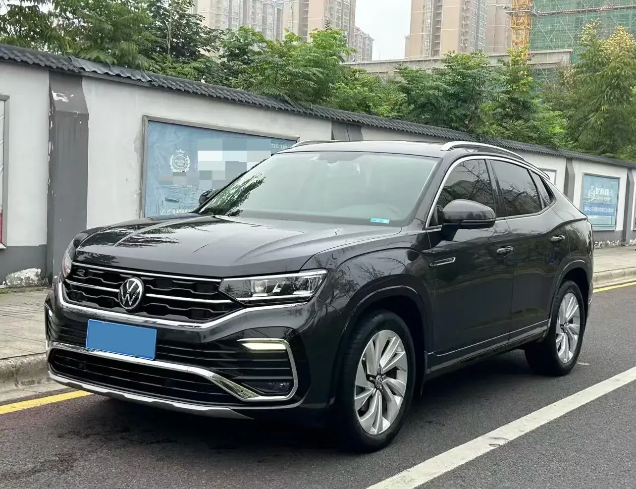 2020 VOLKSWAGEN TAYRON view 1