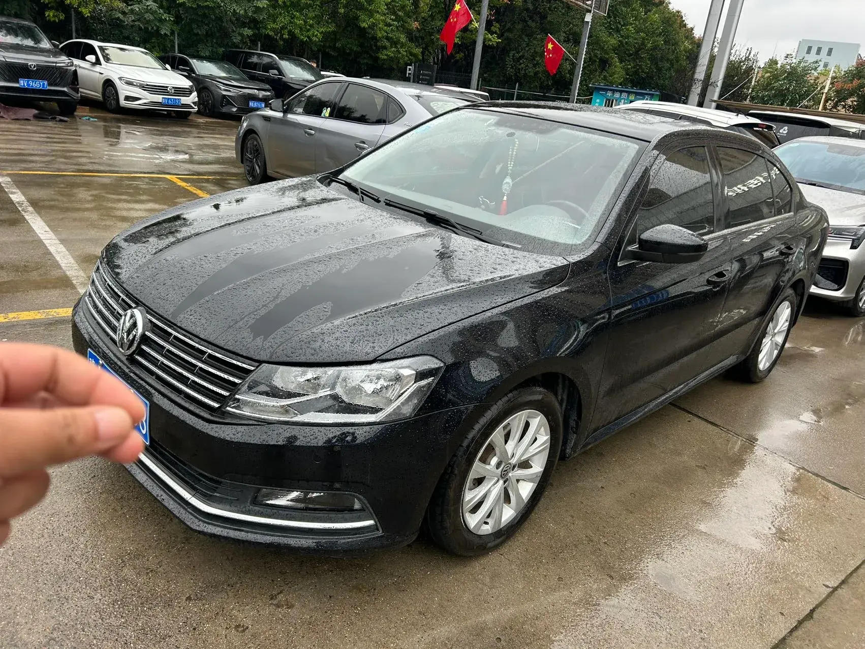 2017 VOLKSWAGEN LAVIDA view 1