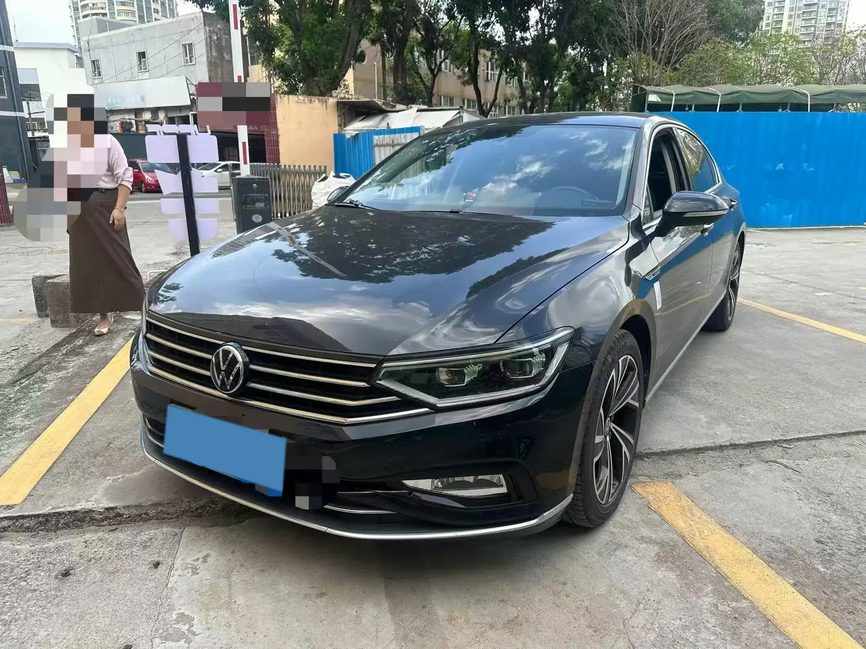 2021 VOLKSWAGEN MAGOTAN view 1