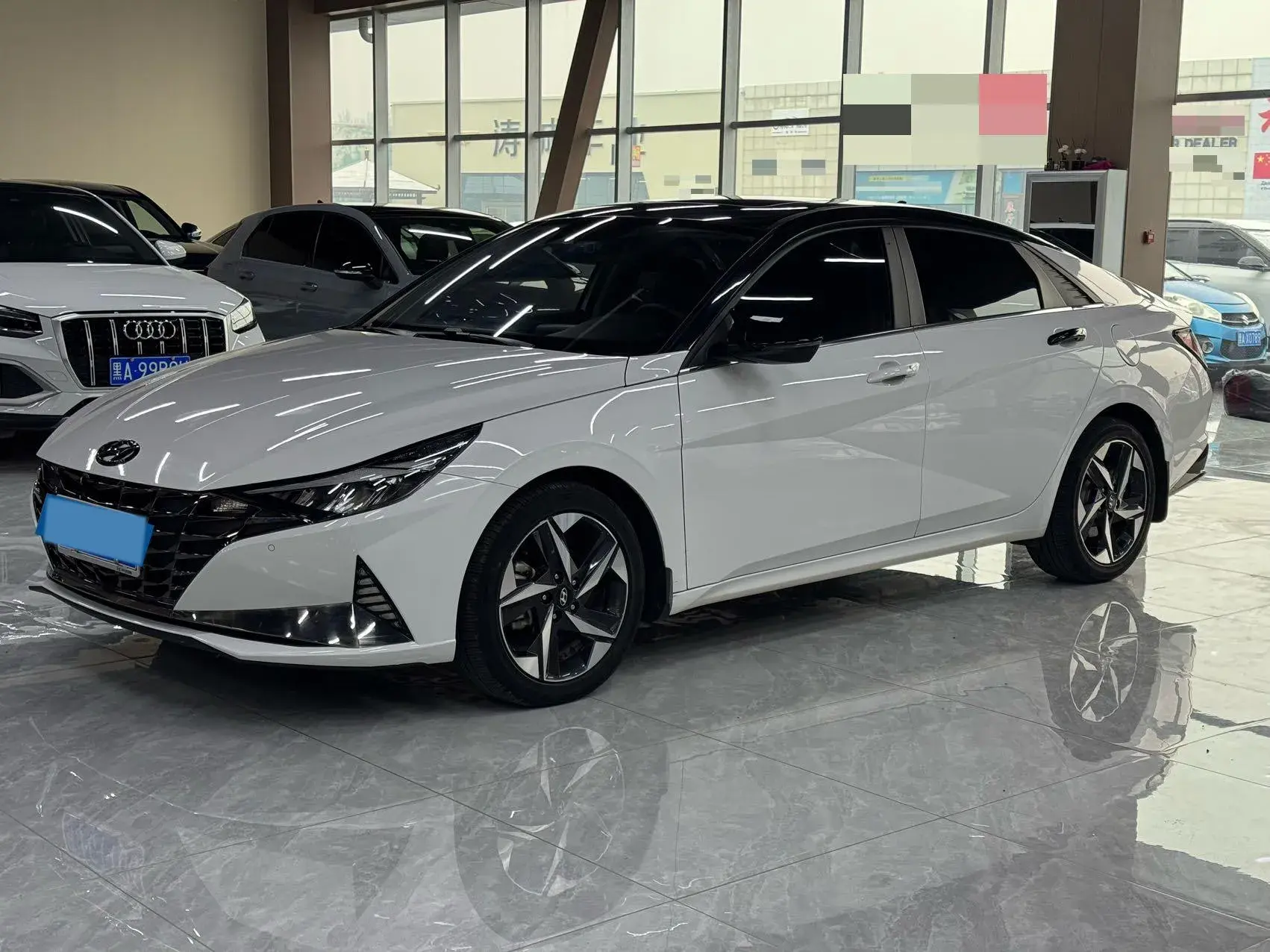 2022 HYUNDAI ELANTRA view 1