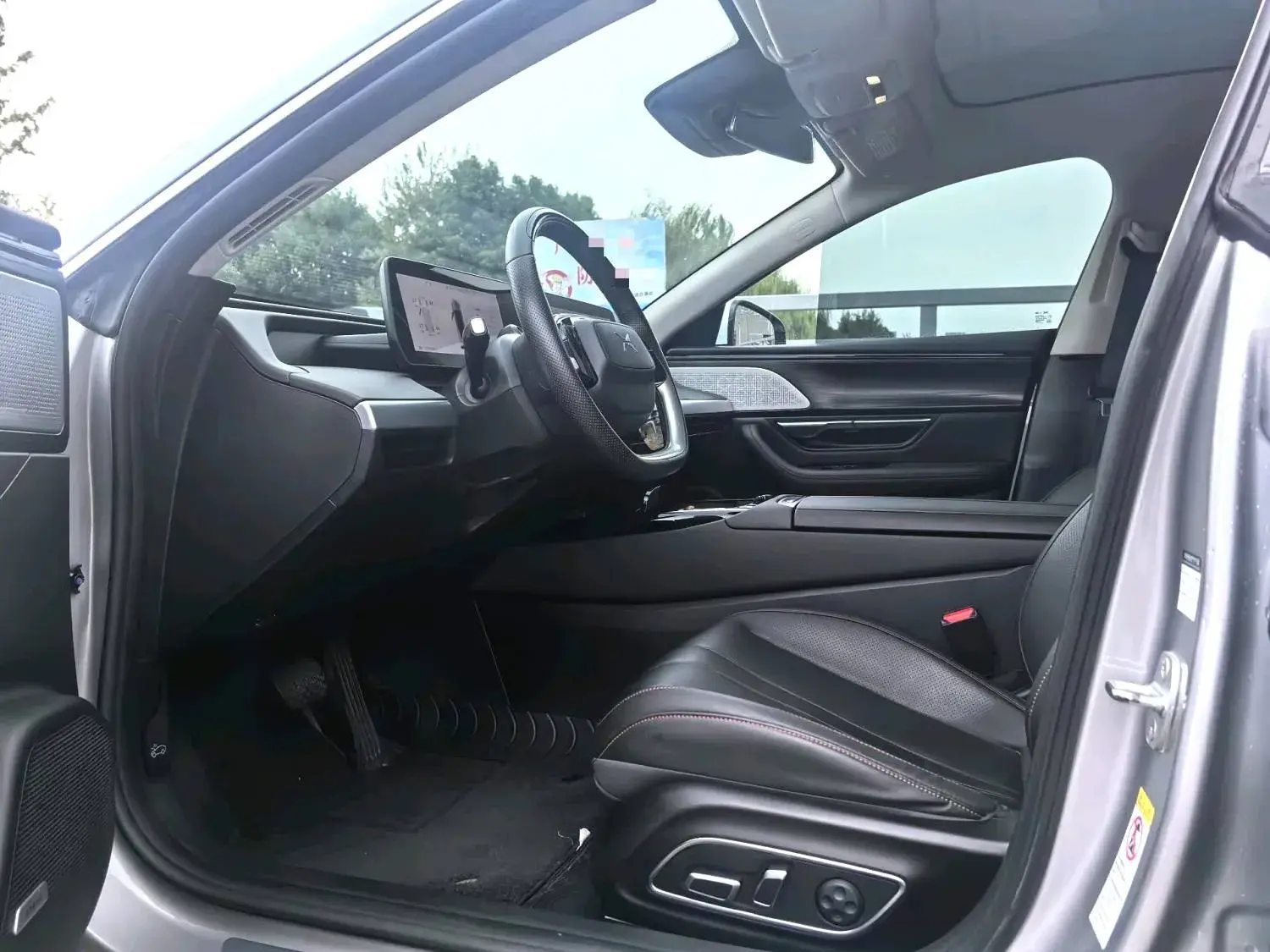 2022 XPENG P7 thumbnail 4