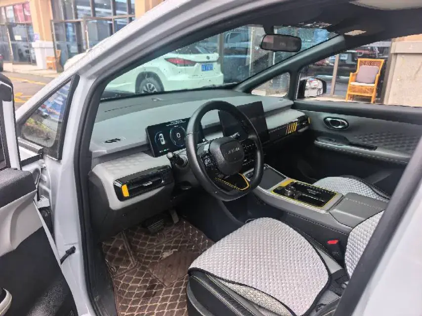 2022 AION Y thumbnail 3