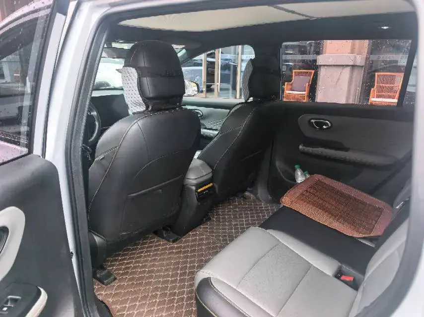 2022 AION Y thumbnail 4