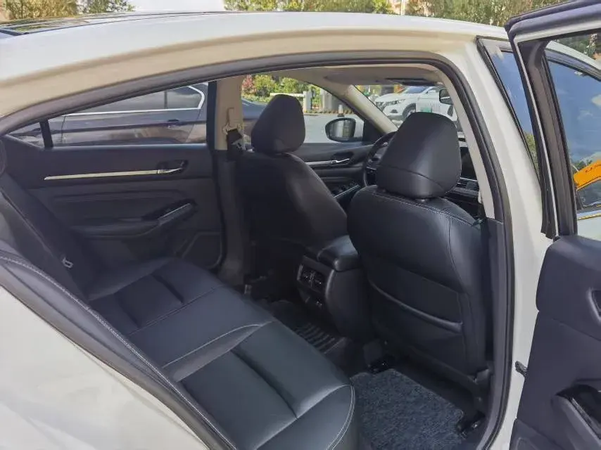 2021 NISSAN TEANA thumbnail 4