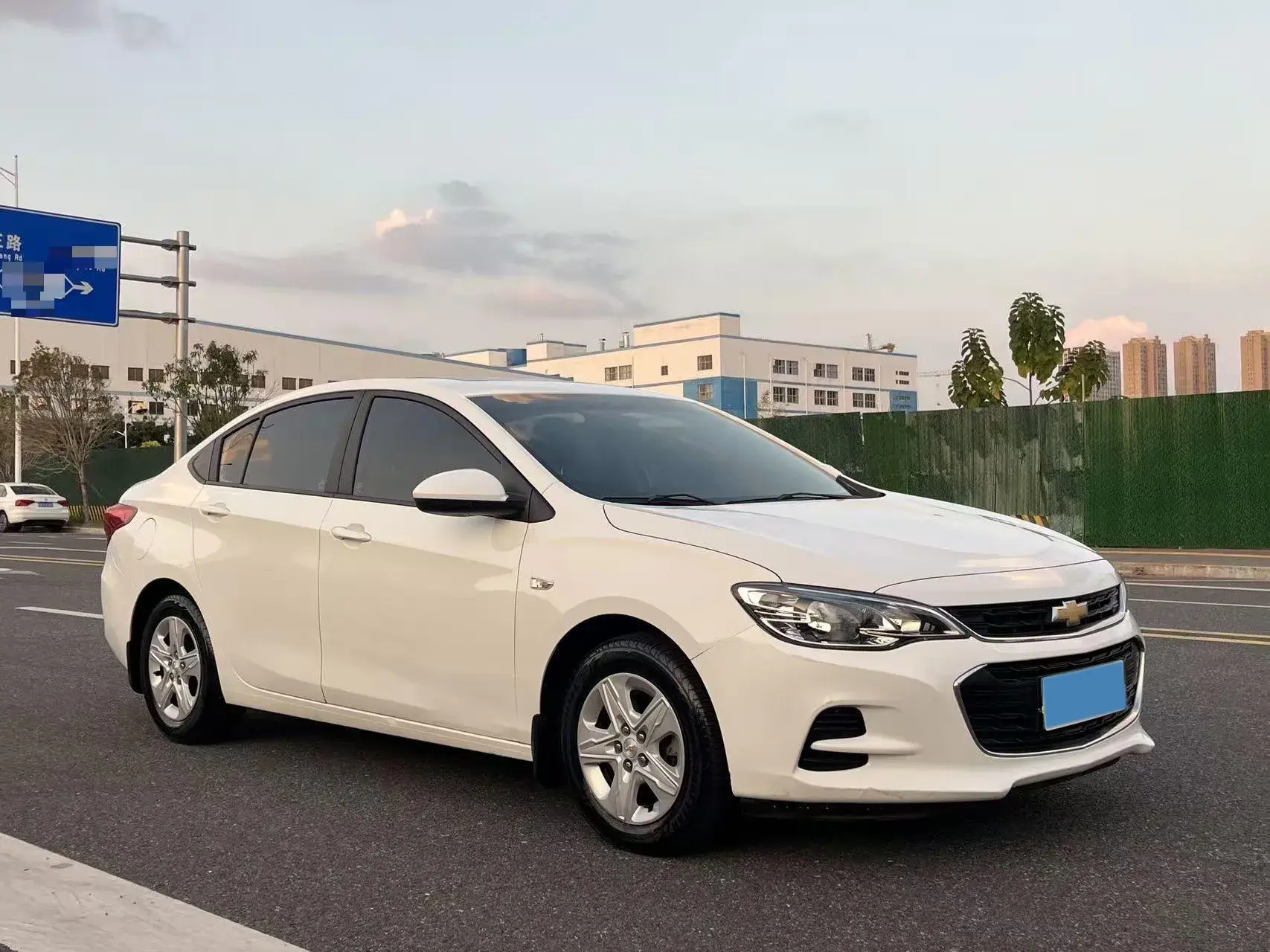 2019 CHEVROLET CAVALIER thumbnail 3