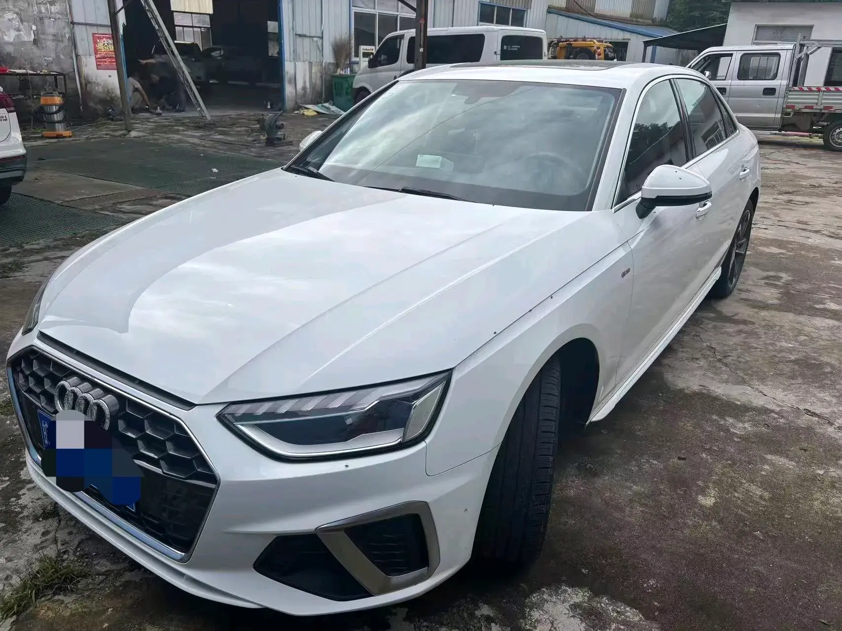 2020 AUDI A4L view 1