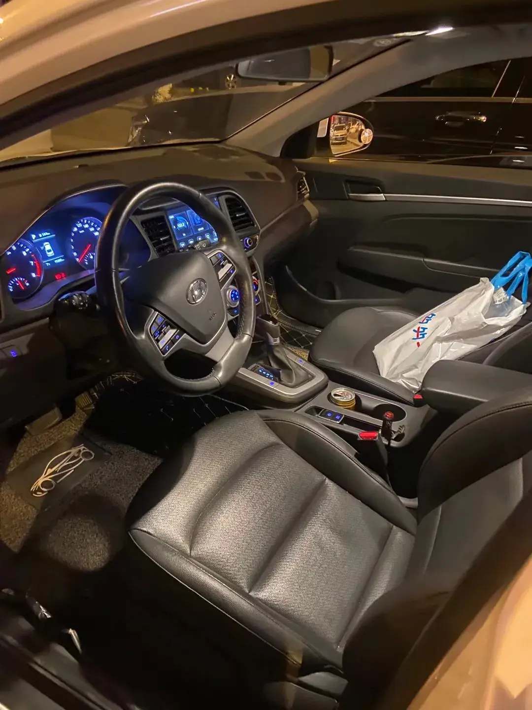 2019 HYUNDAI ELANTRA thumbnail 2