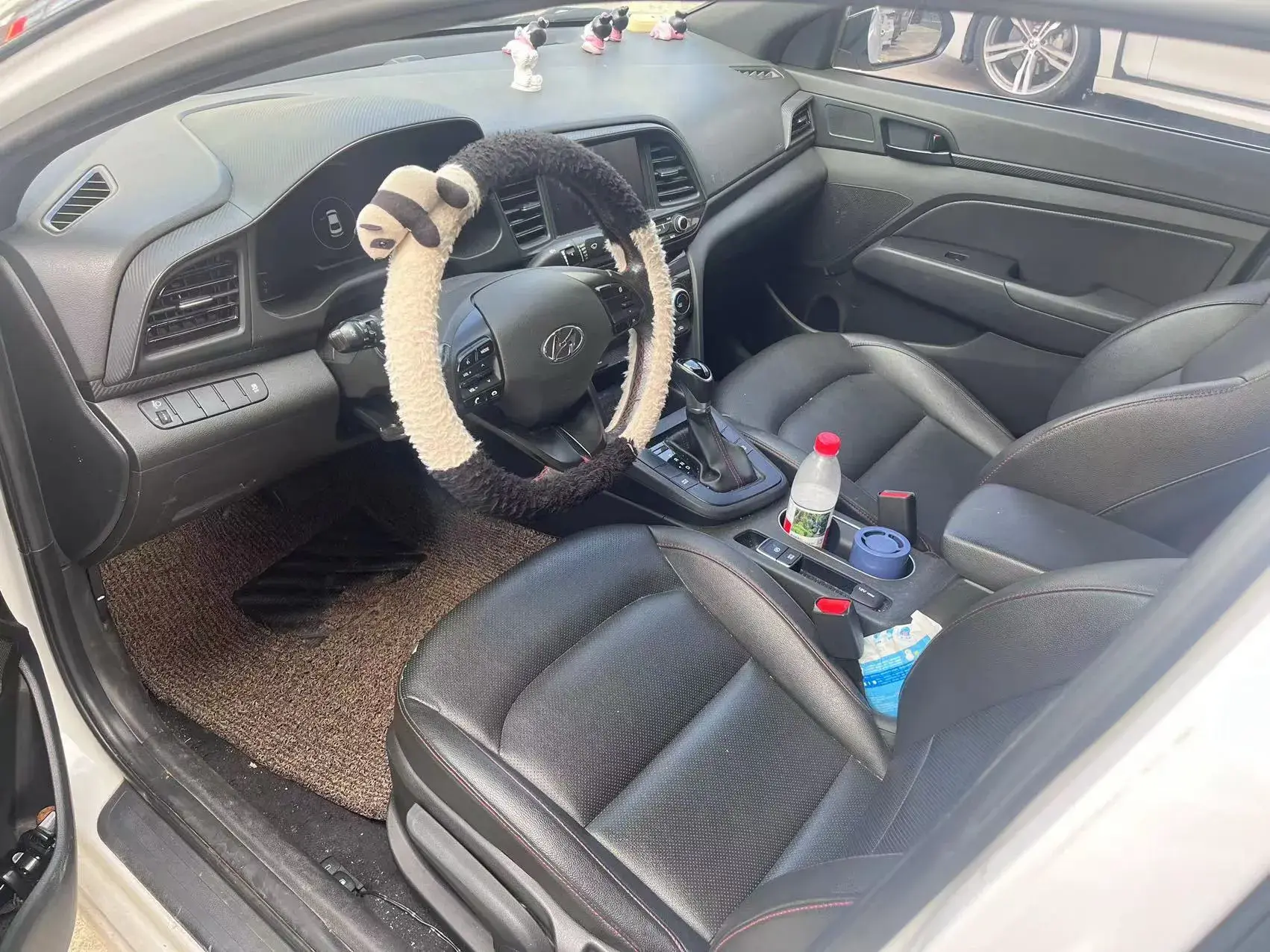 2019 HYUNDAI ELANTRA thumbnail 4