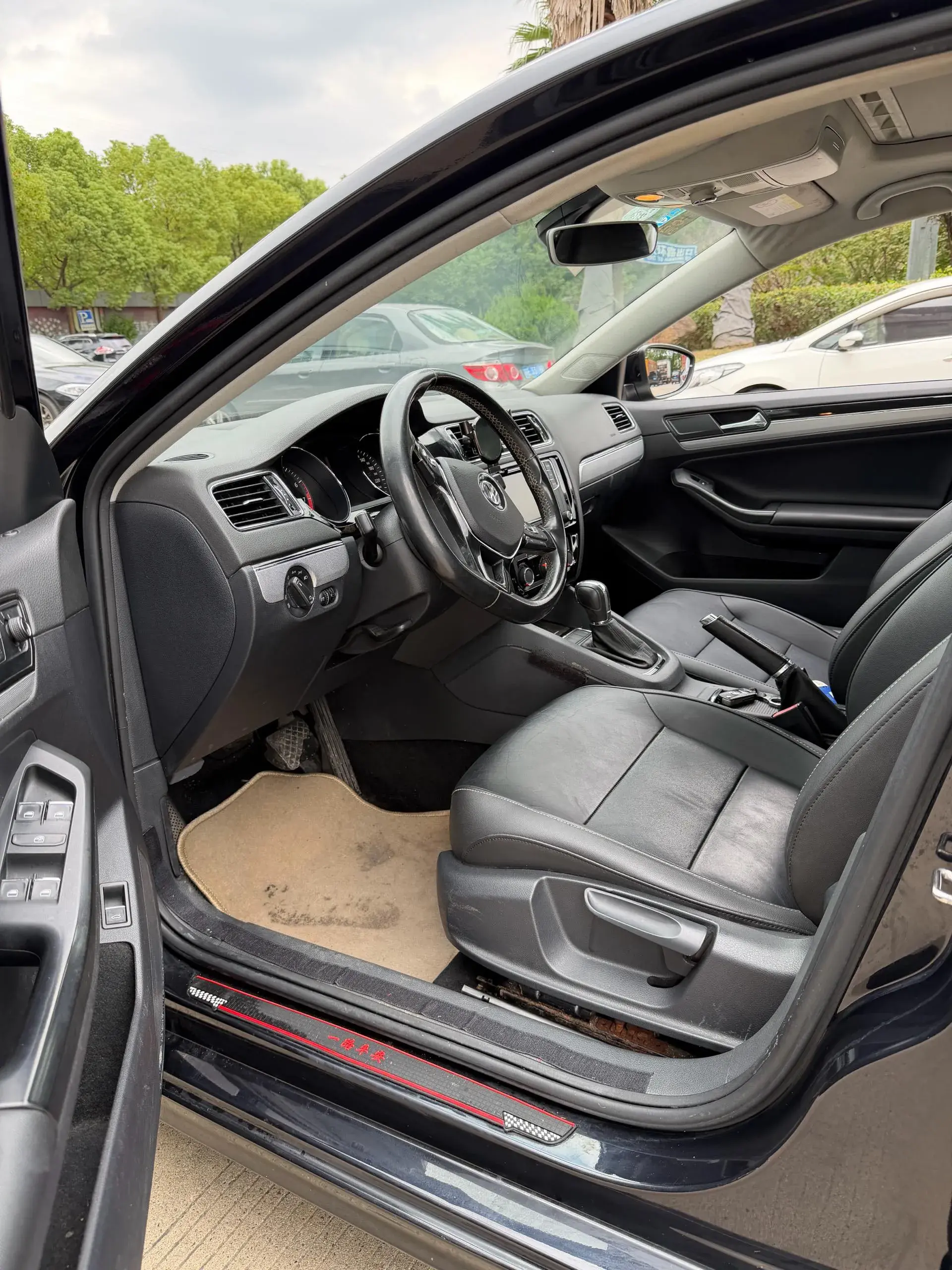 2018 VOLKSWAGEN SAGITAR thumbnail 3