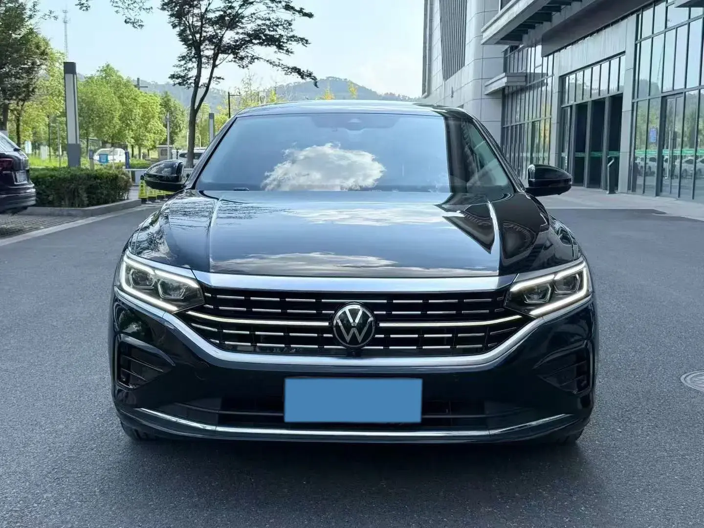2023 VOLKSWAGEN PASSAT thumbnail 3