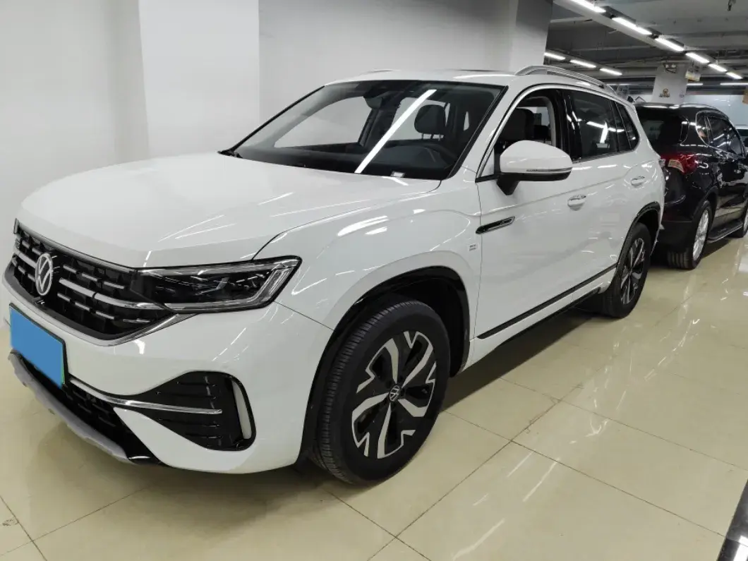 2023 VOLKSWAGEN TAYRON view 1