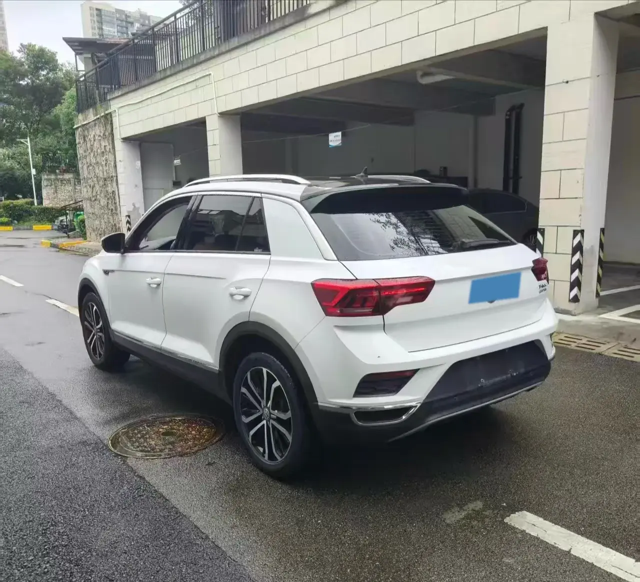 2019 VOLKSWAGEN T-ROC thumbnail 2