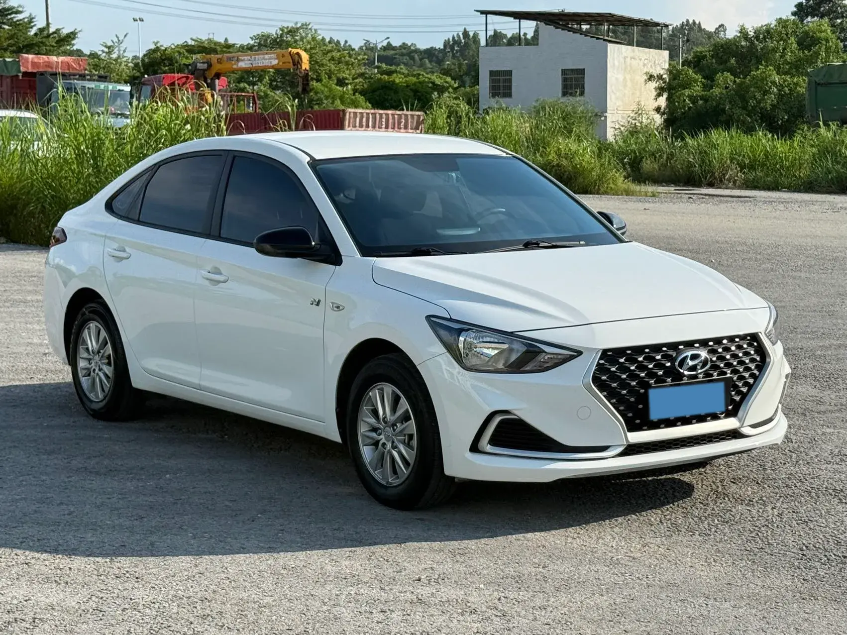 2017 HYUNDAI CELESTA thumbnail 3